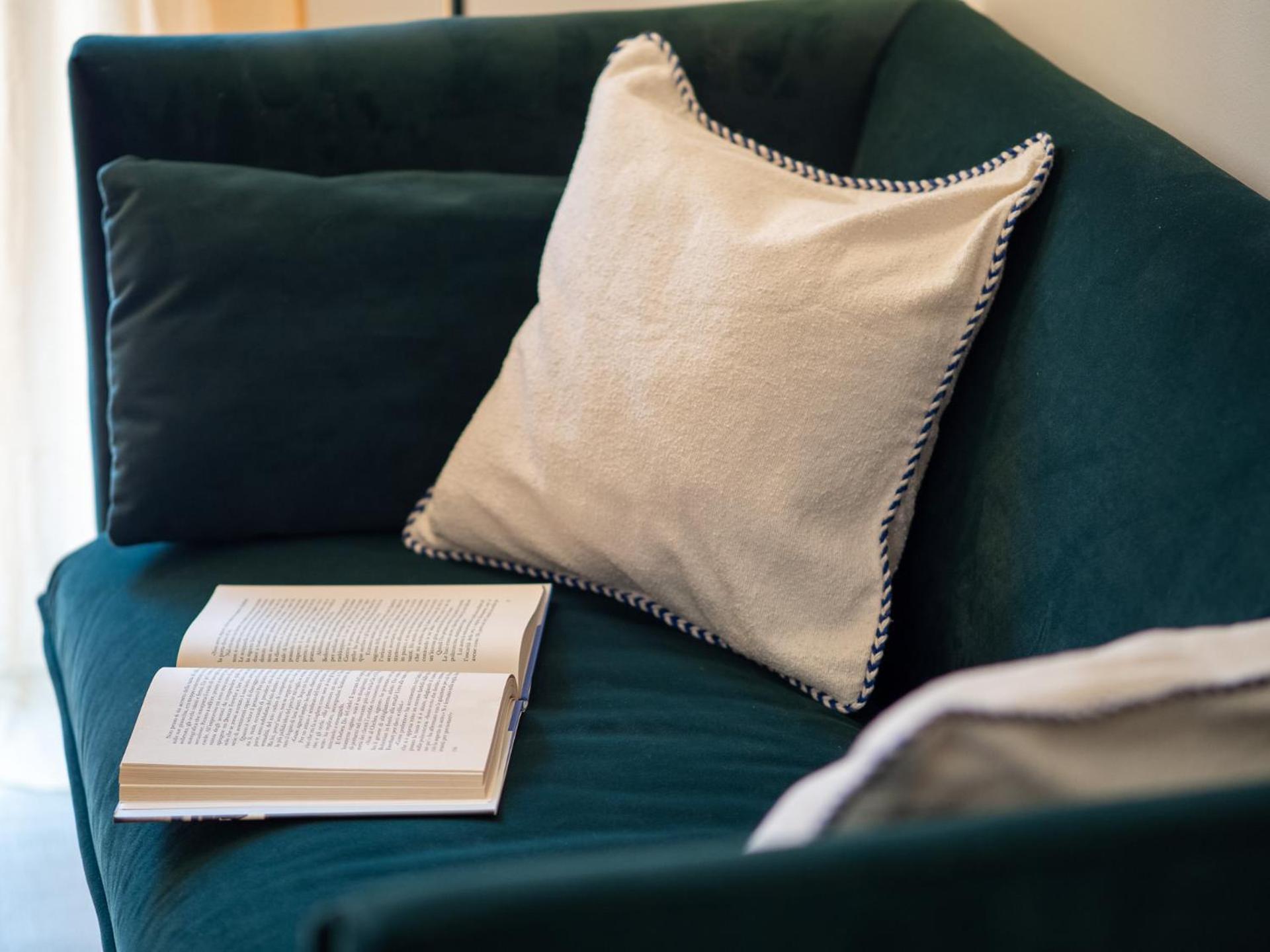 Apartment Stylish Flat With Balcony - 15 Min To Duomo *