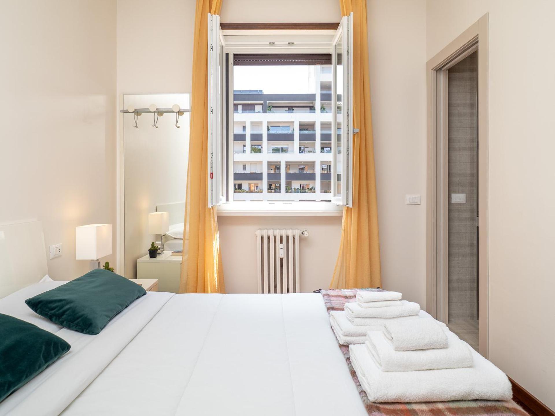 Stylish Flat With Balcony - 15 Min To Duomo Apartment