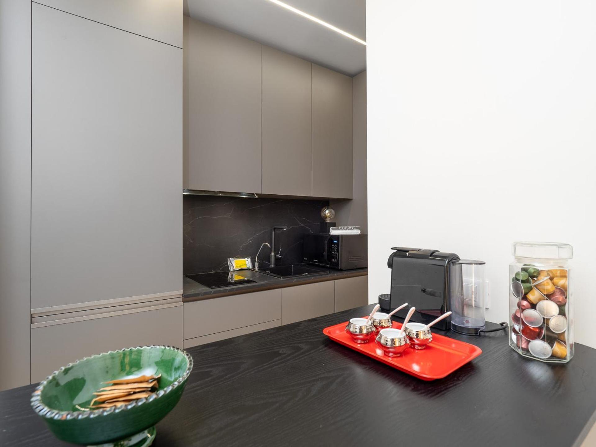 Stylish Flat With Balcony - 15 Min To Duomo *