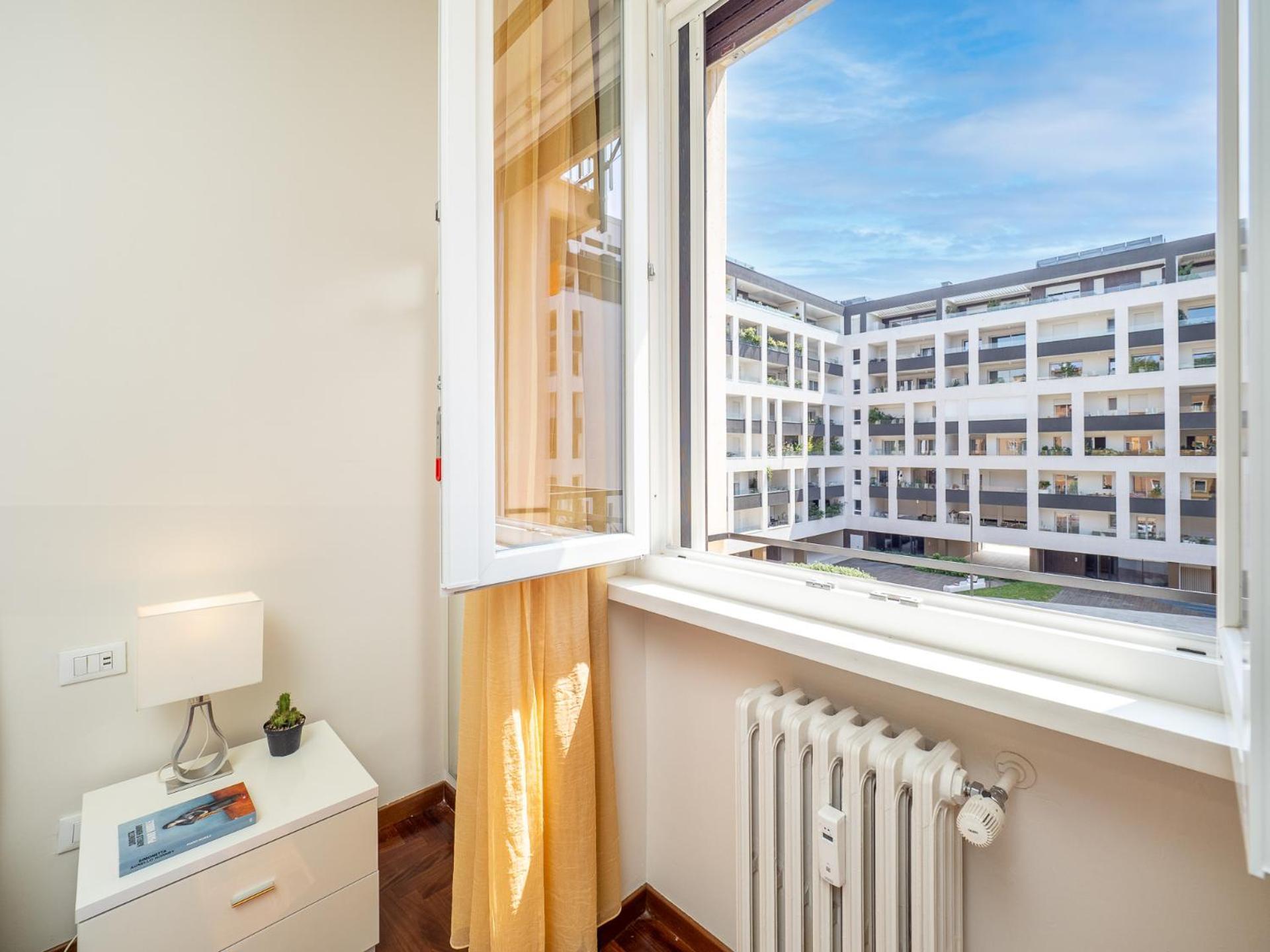 Stylish Flat With Balcony - 15 Min To Duomo Apartment *