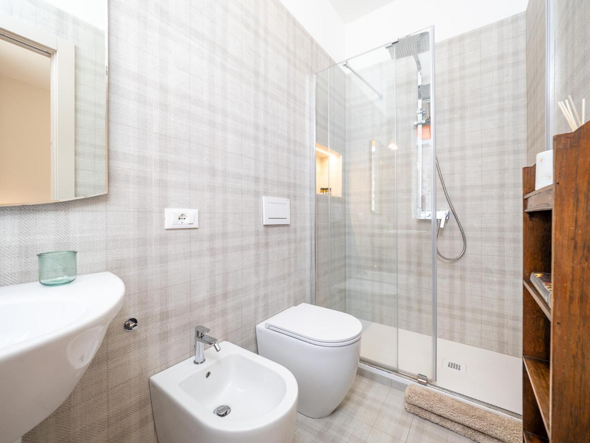 Apartment Stylish Flat With Balcony - 15 Min To Duomo