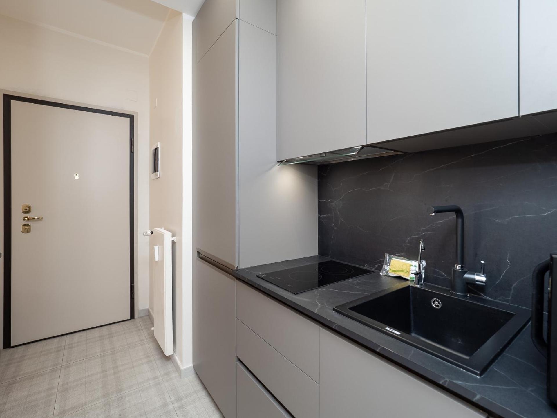 Stylish Flat With Balcony - 15 Min To Duomo Mailand